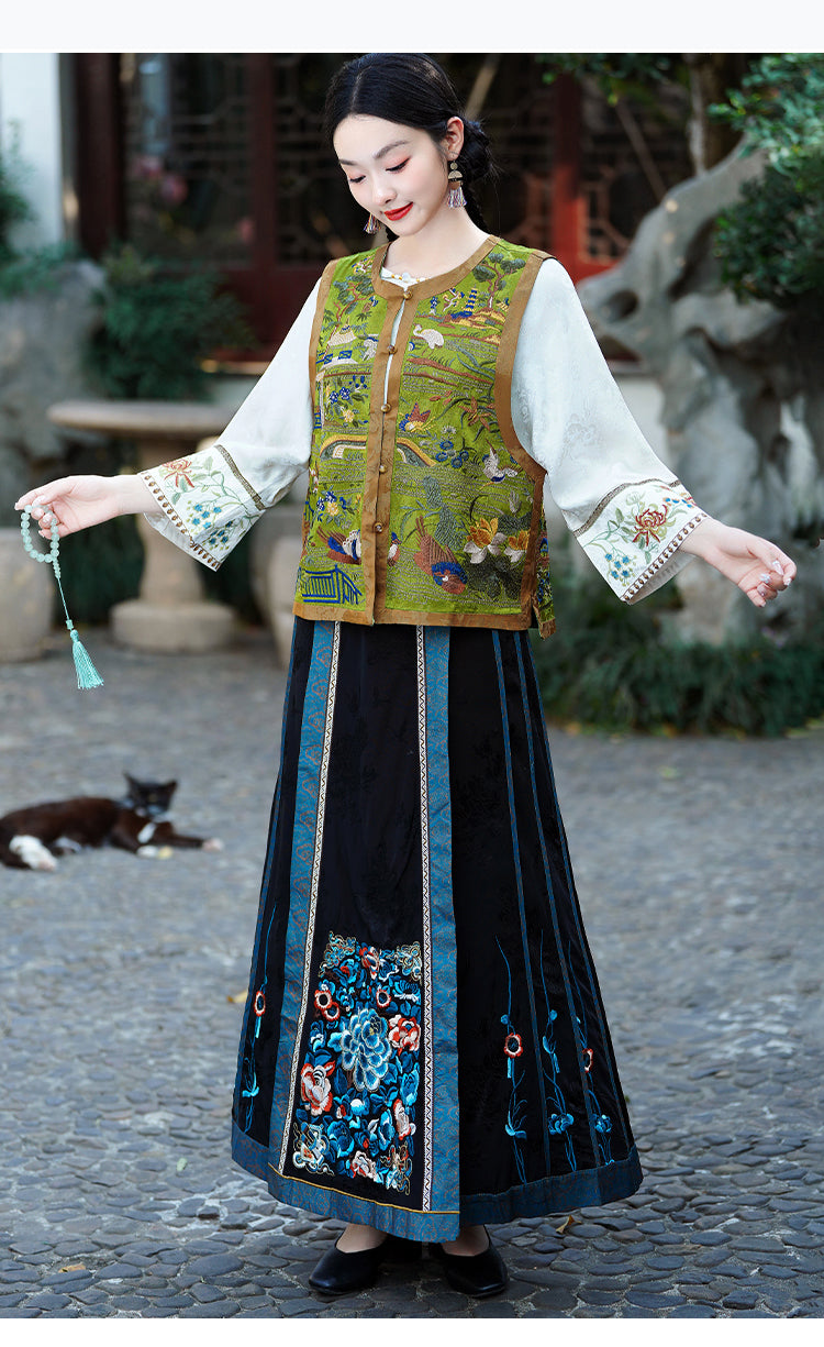 新中式重工民族风复古刺绣马甲天丝缎面背心坎肩圆领外套