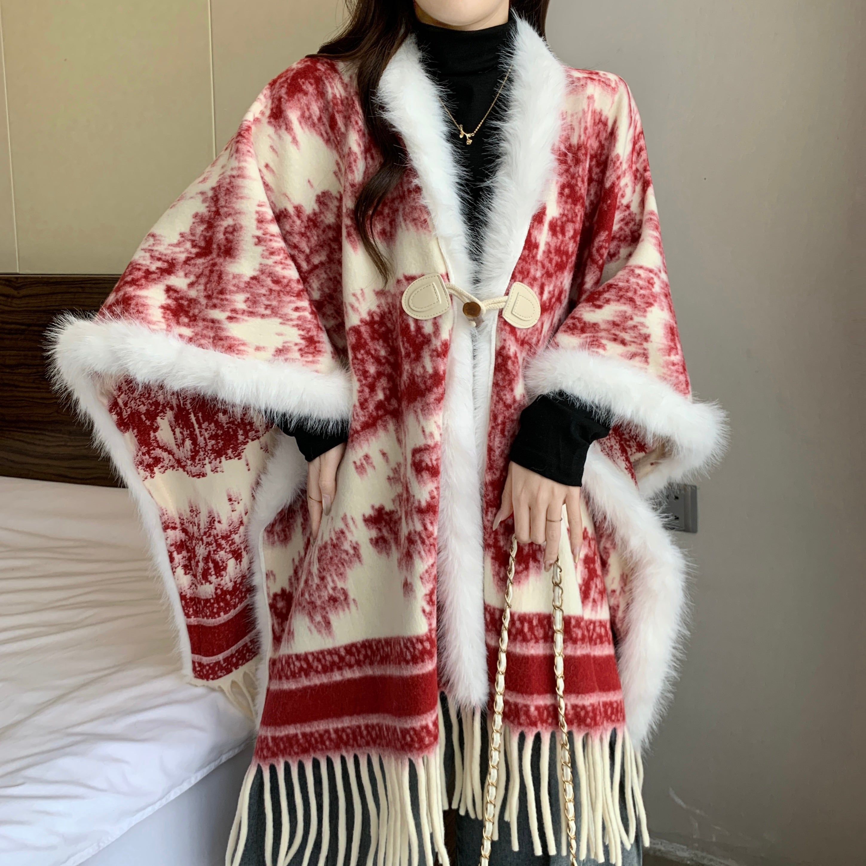 高级感水墨画毛毛拼接披肩外套女冬新款新中式气质流苏大斗篷